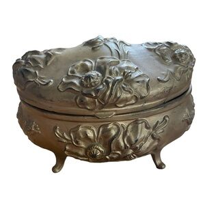 Antique jewelry casket, jewelry box. Wedding proposal box. Baroque.